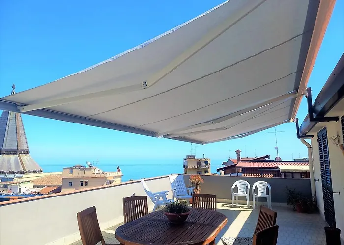 Panorama Apartment *